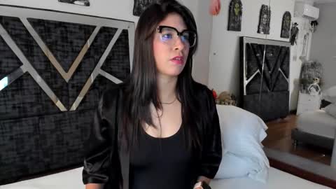 oIssaJonneso online show from October 25, 12:23 pm