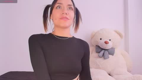 Snapshot of isa_laurentt chatting on February 13, 6:05 pm Isabella Laurentt online show from February 13, 6:05 pm