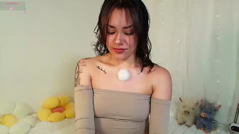 Isabella Laurentt  online show from July 31, 7:13 pm