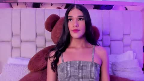 Isa  online show from February 14, 11:53 pm