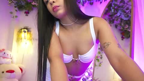 Isabella        online show from December 22, 11:57 pm