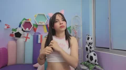 Snapshot of isaa_skinnyy chatting on June 21, 3:31 am Isaa Skinny online show from June 21, 3:31 am