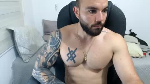 Snapshot of isaac_carter chatting on July 15, 10:42 am Isaac carter online show from July 15, 10:42 am