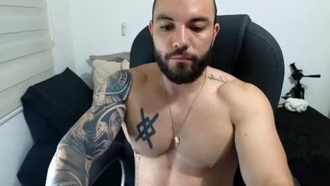 Snapshot of isaac_carter chatting on July 27, 10:33 am Isaac carter online show from July 27, 10:33 am