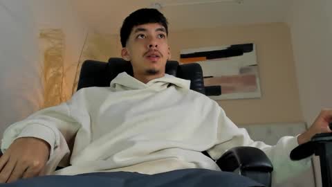 isaac_cryston online show from December 13, 10:37 pm