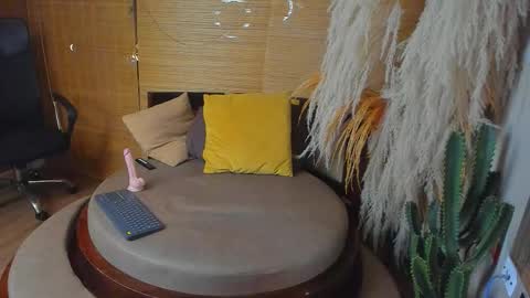 isaac_grimm online show from November 27, 4:47 am