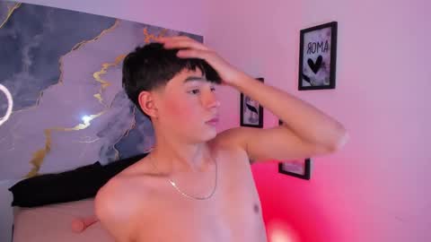 Snapshot of isaac_kurtt chatting on November 25, 8:09 pm Isaac Kurtt online show from November 25, 8:09 pm