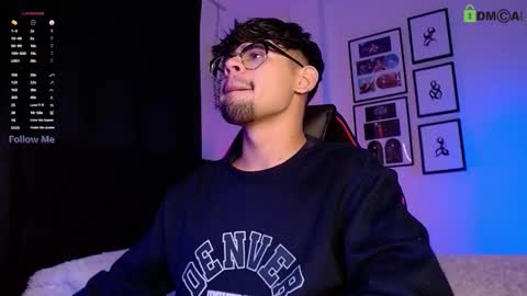 Snapshot of isaac_saenz chatting on November 27, 12:13 am Isaac Saenz. online show from November 27, 12:13 am