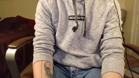 Snapshot of isaac_sheffield chatting on October 26, 11:38 am isaac online show from October 26, 11:38 am