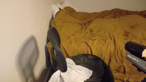 Snapshot of isaac_sheffield chatting on December 21, 8:38 pm isaac online show from December 21, 8:38 pm