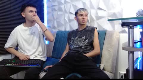 Snapshot of isaac_tan chatting on September 22, 12:45 am Isaac tan online show from September 22, 12:45 am