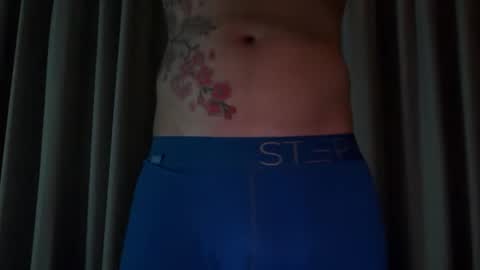 isaacgrangerrr online show from April 28, 8:41 am