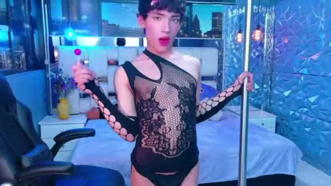isaacnova online show from April 21, 8:34 pm