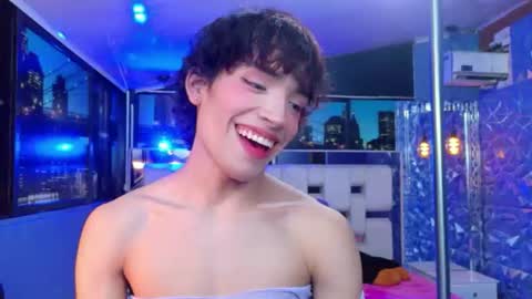 isaacnova online show from June 11, 12:32 am