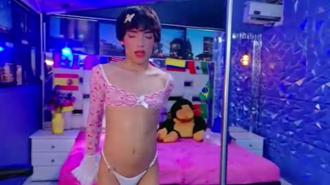 isaacnova online show from June 25, 9:08 pm