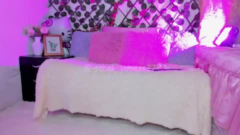 Snapshot of isabel_jamess chatting on April 20, 9:38 pm Isa online show from April 20, 9:38 pm