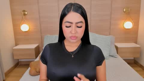 Snapshot of isabel_millher chatting on November 13, 3:38 am Isa online show from November 13, 3:38 am