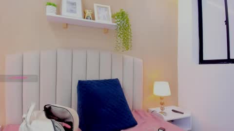 Snapshot of isabel_palmer chatting on June 17, 8:21 pm isabel_palmer online show from June 17, 8:21 pm