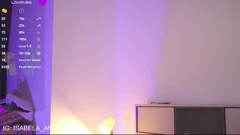 Snapshot of isabela_antonia_ chatting on October 30, 12:39 pm online show from October 30, 12:39 pm