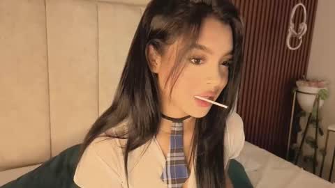 isabela  online show from March 7, 11:29 am