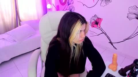 isabela_fiorelli online show from November 13, 2:16 pm