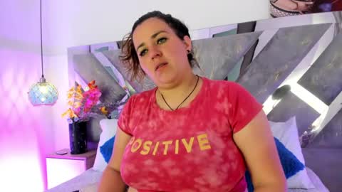 Snapshot of isabela_parkerr chatting on June 30, 1:12 pm Mommy Isa online show from June 30, 1:12 pm