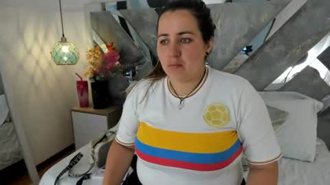 Snapshot of isabela_parkerr chatting on July 7, 12:31 pm Mommy Isa online show from July 7, 12:31 pm