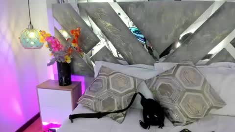 Snapshot of isabela_parkerr chatting on July 14, 12:44 pm Mommy Isa online show from July 14, 12:44 pm