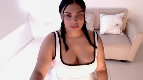 isabelateran online show from April 29, 7:31 pm
