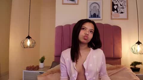 Snapshot of isabelgh_ chatting on November 11, 3:28 am isabelgh_ online show from November 11, 3:28 am