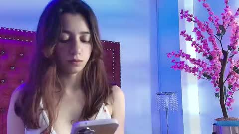 Snapshot of isabell_smiith chatting on December 13, 7:53 pm Isabell online show from December 13, 7:53 pm