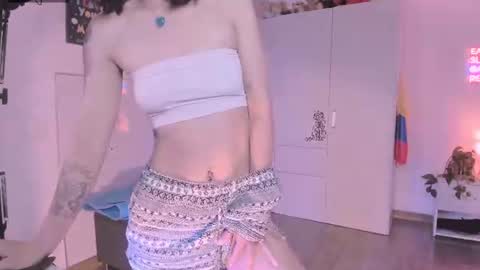 Snapshot of isabella525 chatting on August 9, 10:31 am Isabella online show from August 9, 10:31 am