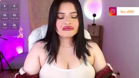 Snapshot of isabella_669 chatting on September 9, 5:07 am isabella online show from September 9, 5:07 am