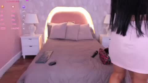 Snapshot of isabella__milf chatting on May 14, 7:09 pm isabella__milf online show from May 14, 7:09 pm