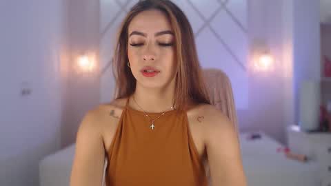 Isa  online show from September 29, 3:28 pm