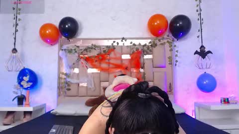 Snapshot of isabella_cherry_ chatting on October 25, 4:09 am Isa Online 11pm to 5am Colombia time online show from October 25, 4:09 am