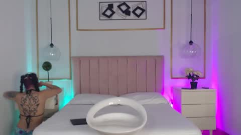 Snapshot of isabella_cherry_ chatting on November 30, 4:05 am Isa Online 11pm to 5am Colombia time online show from November 30, 4:05 am