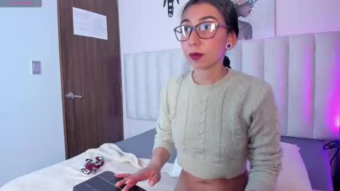 Snapshot of isabella_crofts chatting on November 10, 3:16 am isabella_crofts online show from November 10, 3:16 am