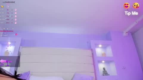 Snapshot of isabella_daniell chatting on March 9, 10:08 am Isa online show from March 9, 10:08 am