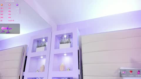 Snapshot of isabella_daniell chatting on November 27, 4:25 am Isa online show from November 27, 4:25 am