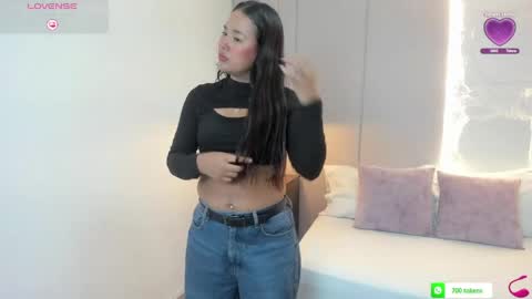 Isabel florez online show from April 24, 2:47 am