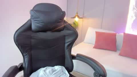 Snapshot of isabella_florez22 chatting on August 3, 11:30 pm Isabel florez online show from August 3, 11:30 pm