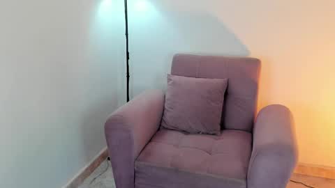 Snapshot of isabella_jones9 chatting on December 2, 12:38 am ISABELLA online show from December 2, 12:38 am