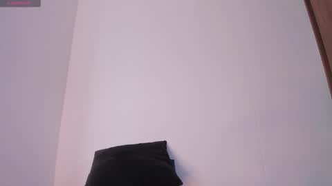 Snapshot of isabella_lopez_ chatting on November 13, 12:15 pm Isabel Lopez online show from November 13, 12:15 pm