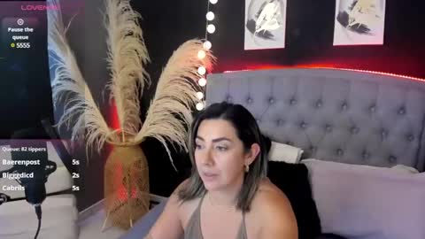   online show from March 5, 8:32 pm