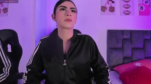 Isabella Moon9 online show from April 30, 12:00 pm