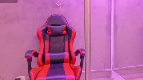 Isabella Nowa online show from March 17, 11:35 am