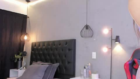 Snapshot of isabella_nowa chatting on April 13, 11:48 am Isabella Nowa online show from April 13, 11:48 am