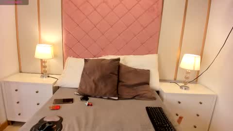 Isabella online show from March 2, 4:36 am