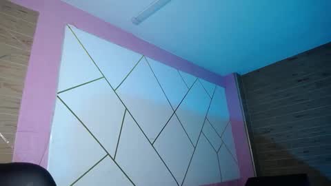 Snapshot of isabella_roseee chatting on November 12, 9:25 pm isabella_roseee online show from November 12, 9:25 pm